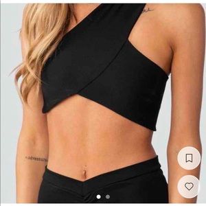 Edikted asymmetrical top